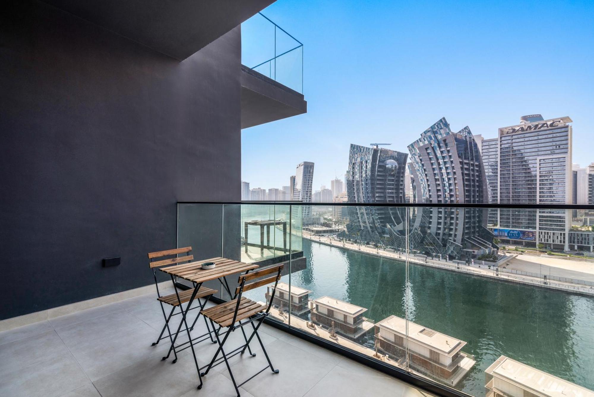 Furnished Apartment Binghatti Canal - Burj Khalifa View, Dubai Exterior foto