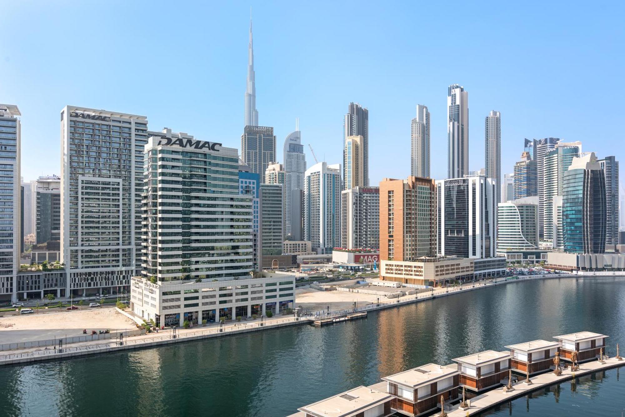 Furnished Apartment Binghatti Canal - Burj Khalifa View, Dubai Exterior foto